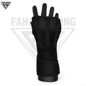 Bandages de boxe noirs à rembourrage en gel, gants intérieurs, sangle de poignet réglable pour la fermeture, protection respirante des articulations, personnalisables - Product Image 3