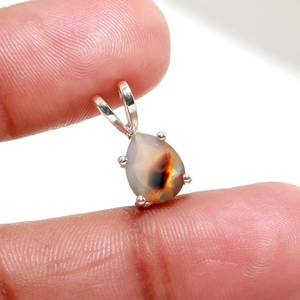 จี้หินอาเกตมอนทาน่าสีส้มธรรมชาติทรงหยดน้ำ เงินแท้ 925 งานแฮนด์เมด เครื่องประดับอัญมณี สร้อยคอแบบเรียบหรู ของขวัญสำหรับเด็ก - Product Image 4