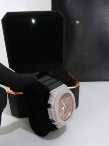 Montre Hip Hop Styles KIJKI564 en Acier Inoxydable Édition Limitée avec Lunette et Boîtier Sertis de Diamants Moissanite VVS, Affichage Numérique, Nouvelle Tendance - Product Image 2