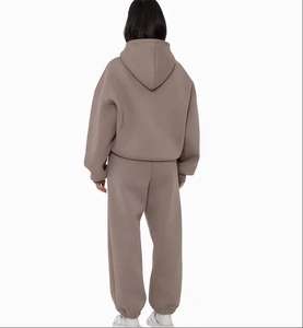 Trajes Deportivos Personalizados de Primera Calidad Hechos en Pakistán o Servicio OEM para Hombre, Diseño ODM, Traje Deportivo de Invierno, Último Diseño - Product Image 5