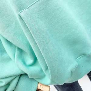 เสื้อสเวตเชิ้ตผู้หญิงแบบเรียบสำหรับเล่นกีฬากลางแจ้ง คอลเลคชั่นฤดูใบไม้ร่วง 2026 เสื้อสเวตเชิ้ตคอกลมผู้หญิง ปักโลโก้แบบนูน 3 มิติ เสื้อฮู้ดดี้ - Product Image 4