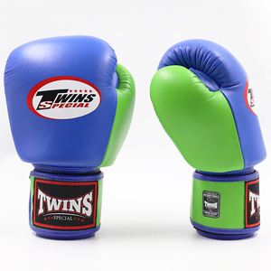 Gants de boxe professionnels Twins, dernier modèle, en cuir de vachette, bordeaux et noir, fermeture à sangle, pour sparring professionnel. - Product Image 5