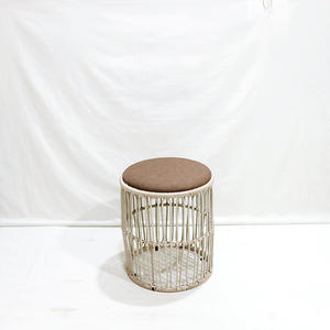 Table ronde Comehome en fer, plastique et corde, avec plateau tressé à la main gris et assise rembourrée - Product Image 5