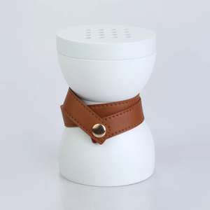 Support de brûleur à bakhoor HeritageAura, support d'encens luxueux en bois et cuir fait main avec des motifs arabes multicolores vibrants - Product Image 2