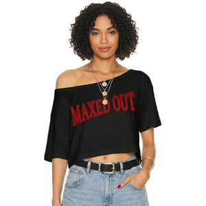 Camiseta Corta Negra con Cuello Barco y Hombros Descubiertos para Mujer, Blusa de Algodón con Estampado de Letras Personalizado, Estilo Y2K - Product Image 1