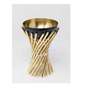 Elegante Quemador de Incienso Bakhoor de Metal Dorado, Porta Incienso Árabe Tradicional, Mabkhara Ornamentada en Relieve para Rituales y Y - Product Image 4