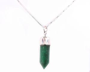Colgante de Plata de Ley 925 con Cuarzo Verde en Forma de Lápiz y Cadena de Plata |   Collar de Cuarzo Verde Natural |   Joyería de Piedras Preciosas al por Mayor - Product Image 1