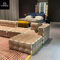 Modernes Gelbes Samt-Ecksofa mit Kanalsteppung Modulares Ecksofa-Set Luxuriöses Polstersofa für Villa-Wohnzimmer