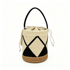 Sac seau géométrique en crochet noir et crème personnalisé, sac seau en paille tressée avec cordon de serrage, sac cylindrique tissé color-block - Product Image 2