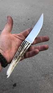 Couteau utilitaire en acier Damas SHARP POINT TRADES, lame à pointe traînante, bord droit, manche en bois, étui en cuir de vachette, longueur totale 6,7 pouces - Product Image 5