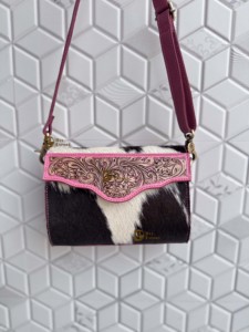 Nuevo Bolso de Hombro de Cuero Vacuno Plegable para Mujer con Bordado de Estampado Animal, Estilo Boho, Cierre de Solapa, Hecho a Mano - Product Image 1