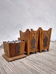 Quemador de incienso árabe de madera hecho a mano, quemador de incienso de sándalo con caligrafía árabe y soporte de diseño geométrico. - Product Image 1