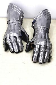Guantes de Caballero Medievales de Metal Resistente de Fabricante Confiable con Diseño de Articulaciones Flexibles para Disfraces de Armadura Histórica - Product Image 4