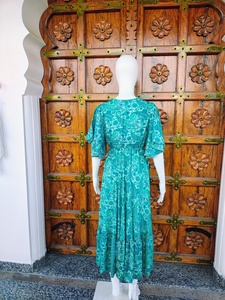 Robe longue vintage simple pour femme, écologique, respirante, infroissable, ample, à volants, en soie naturelle, col en V, manches flottantes, pour le quotidien - Product Image 3
