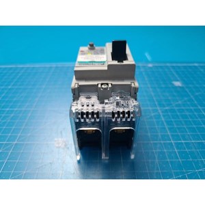 Disjoncteur 2 pôles Fuji EW32AAG-2P010 d'occasion – Pièces d'équipement semi-conducteur d'époque - Product Image 2