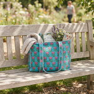 Bolso Tote de Algodón Acolchado con Estampado de Bloques, Hecho a Mano, con Patrón de Letras, Cierre de Cremallera Mediano, Asa para Hombro, Ecológico, Reutilizable y a la Moda - Product Image 4