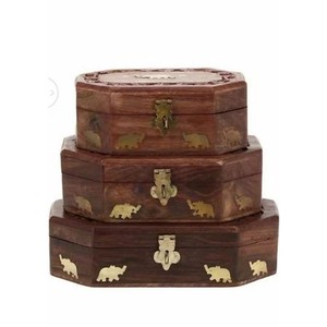 ชุดกล่องใส่ลูกประคำไม้มะม่วงทำมือ พร้อมลายทองเหลือง |   ขายส่ง - Product Image 1