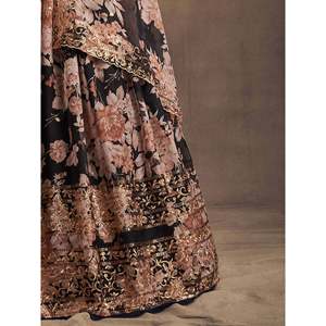 Lehenga choli เทศกาลผ้าโปร่งพิมพ์ลายดอกไม้สีดำ - Product Image 1