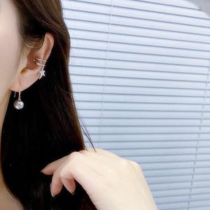 Boucles d'oreilles en or K G18 avec perles d'eau douce rondes blanches de 8 à 9 mm, forte luminosité, presque parfaites, avec trois zircons pour femmes - Product Image 4