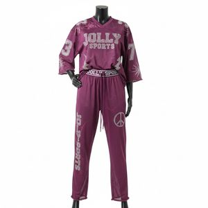 ชุดเสื้อและกางเกงผ้าเจอร์ซีย์โพลีเมชเนื้อนุ่ม 180 GSM สีพลัม พิมพ์ลายแบบ Sublimation พร้อมโลโก้ประดับเพชร ชุดเซ็ตสำหรับผู้หญิง - Product Image 6