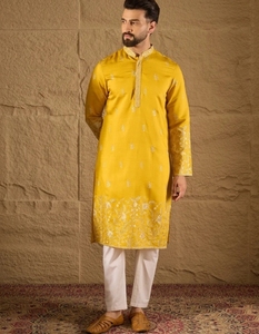 Ensemble Kurta Pajama pour homme KV jaune gaufré, coupe classique, mélange de soie, tenue traditionnelle indienne/pakistanaise pour mariage et fête, séchage rapide - Product Image 1