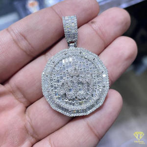 Colgantes finos de Hip Hop de lujo, dijes con nombre personalizado, colgante de medallón helado, colgante de Baguette brillante de moissanita - Product Image 2