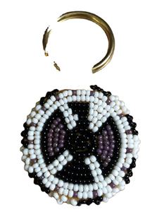 Magnifique porte-clés et accessoires de sac brodés de perles de graines vertes et brunes, motif arbre, fabriqués en Inde - Product Image 2