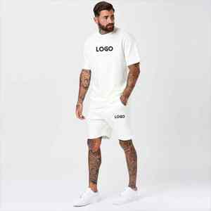 ชุดกีฬาฤดูร้อนแบบสองชิ้นสำหรับผู้ชาย ปรับแต่งได้ เสื้อแขนสั้นระบายอากาศและกางเกงขาสั้น ชุดกีฬากลางแจ้ง - Product Image 2