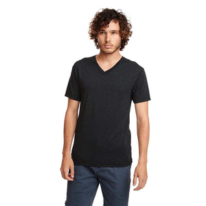 T-shirt pour homme à col en V, disponible en toutes les couleurs, 60% coton, 40% polyester, étiquette au col, t-shirts pour homme à col en V avec service OEM - Product Image 1