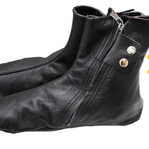 Calcetines de Invierno de Cuero de Fabricación Pakistaní con Tecnología Antideslizante Tejida, Logotipo Personalizado y Tallas Disponibles a Precio de Mayoreo - Product Image 1