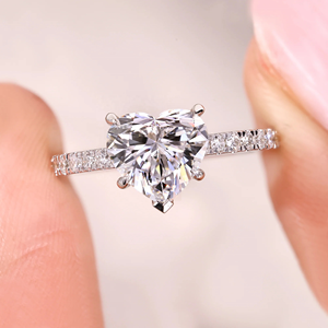 Bague de fiançailles et de mariage en forme de cœur avec sertissage à griffes, diamant de laboratoire de 1,25 carat, bijoux en or massif 14 carats, bague de fête - Product Image 1