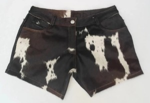 Shorts en cuir naturel faits main pour femmes, shorts en cuir de vache véritable, shorts en cuir à poils. - Product Image 4