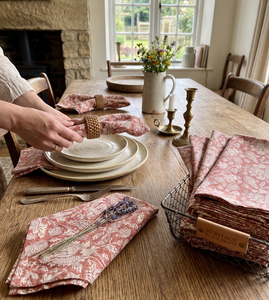 Serviette de table carrée en coton 100% faite à la main, imprimée au bloc, réutilisable, écologique, personnalisable, motif floral, pour la restauration - Product Image 4