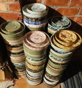 Bandeja de madera para servir con esmalte impreso MDF, bandeja de comida de diseño redondo para uso doméstico, bandeja decorativa de madera para condimentos - Product Image 4