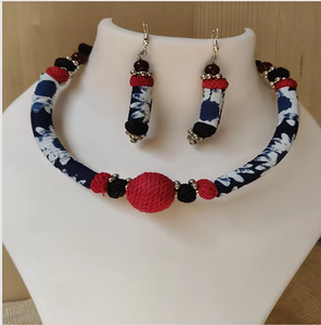 Collier unique pour femme, motif classique en forme de cœur, nouvelle tendance, bijoux de mode avec chaînes de perles - Product Image 1