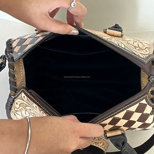 Bolso de mano y bandolera de cuero de vaca repujado a cuadros en tonos marrón y tostado, estilo vaquero, tamaño mediano de 11 pulgadas, modelo Speedy, personalizado 2026 - Product Image 6