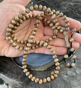 ลูกประคำไม้แกะสลักแบบเป็นมิตรต่อสิ่งแวดล้อม ขัดเงาอย่างดี ทนทาน ทำด้วยมือ สำหรับสวดมนต์และทำสมาธิ เม็ดลูกประคำเรียบเนียนขัดเงา - Product Image 6