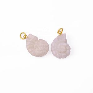 Colgante de Concha de Nautilus Tallada con Piedra Lunar Arcoíris Chapada en Oro Latón de Moda, Joyería Artesanal Unisex con Piedras Preciosas Naturales - Product Image 2