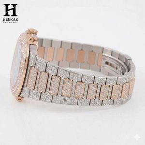Reloj Moissanite personalizado de dos tonos, oro rosa, plata, esfera azul, completamente cubierto de diamantes, reloj de pulsera de lujo para hombre de acero inoxidable - Product Image 4