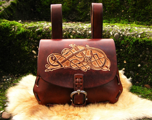 Bolso de cinturón medieval con motivo celta irlandés cuero marrón perforado bolso de cuero hebilla hecho a mano único bolso vikingo cinturón celtas - Product Image 2