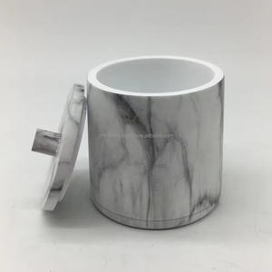 Ensemble d'accessoires de salle de bain en résine époxy personnalisé Organisateur élégant avec distributeur de savon et gobelet - Product Image 1