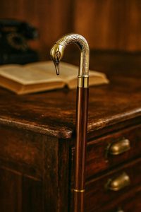 ไม้เท้าหัวหงส์ขายดี งานแฮนด์เมด ด้ามจับทองเหลืองขึ้นรูป แข็งแรง จับกระชับ ดีไซน์ทันสมัย โดย UO - Product Image 5