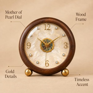 Horloge de bureau circulaire en bois avec cadran perlé, accents dorés, mouvement à quartz silencieux, design traditionnel - Product Image 3