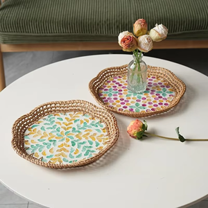 Bandeja de Servir de Nácar con Borde Festoneado de Ratán, Organizador Decorativo con Incrustaciones de Concha, Artesanía Vietnamita Directa de Fábrica - Product Image 2