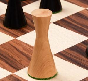 Piezas de ajedrez Staunton minimalistas premium de 3.4 cm de altura, en madera de haya ebonizada, al mejor precio. - Product Image 3