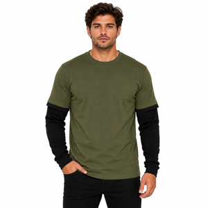 T-shirt à manches courtes vert olive pour homme avec design superposé à manches longues noires, coupe classique, col rond, tricoté, décontracté - Product Image 1