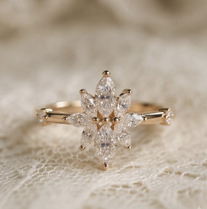 Anillo de lujo chapado en oro de 14 quilates con diseño de flor marquesa y racimo, estilo vintage, con diamantes en forma de copo de nieve y estrella, ideal para fiestas de compromiso, para mujer. - Product Image 4