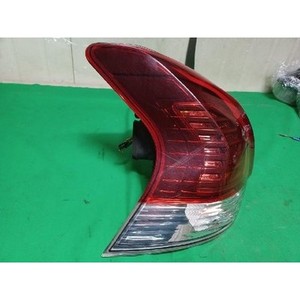Luz Trasera Exterior Izquierda Usada OEM 9805510580 para 3008 Fase II 2013-2016 - Product Image 2