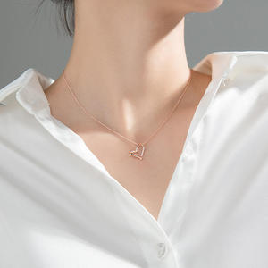Collar con Colgante de Corazón AMBER JEWELS, Plata 925 con Baño de Rodio, Zirconia con Engaste Abierto, Collar Elegante Unisex Romántico - Product Image 3