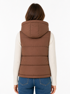 Gilet matelassé marron premium pour femme, sans manches, à capuche, chaud pour l'hiver, léger et isolé, avec fermeture éclair sur le devant - Product Image 3